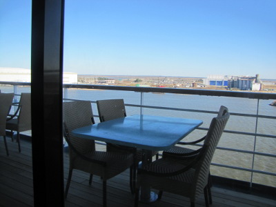 Outdoor dining on Carnival Elation