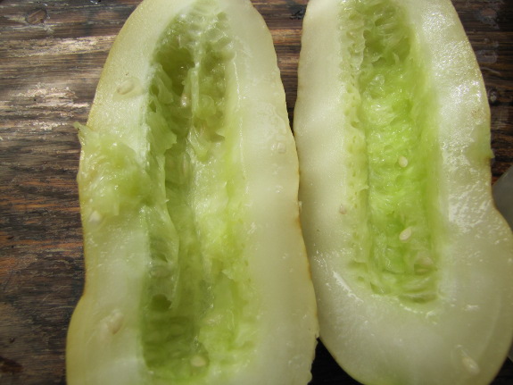Seedless cucumber
