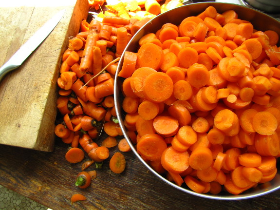 Cutting up carrots