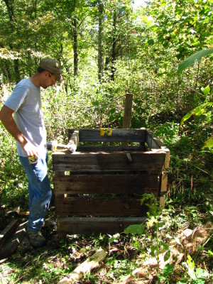 Compostint toilet base