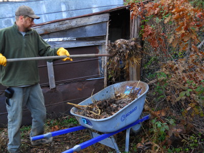 Cleaning out deep bedding