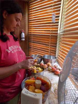 Cutting up peaches