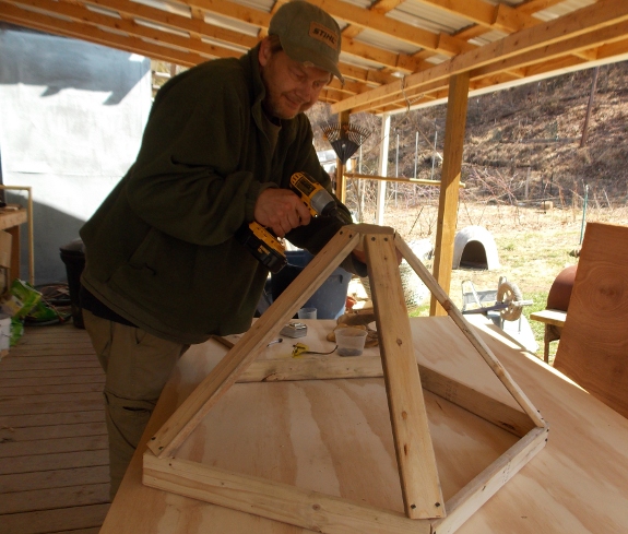 sealing up the top of a Star Plate roof with a pentagon cap