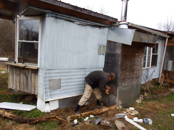 Skirting the trailer