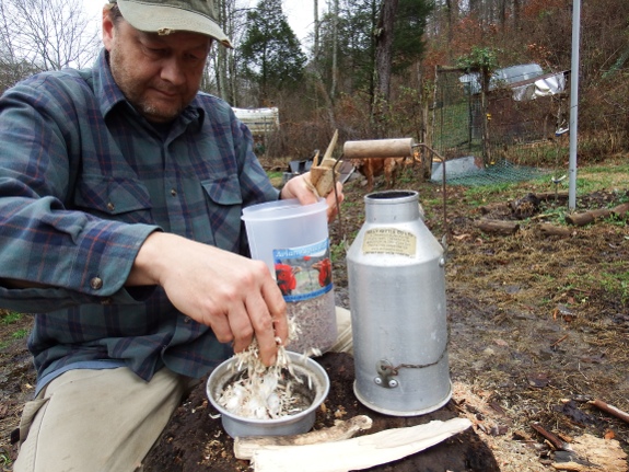 using wood shavings with a Kelly Kettle
