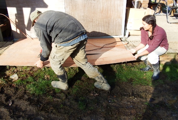 cutting plywood with circular saw