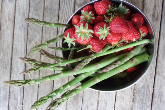 strawberry and asparagus