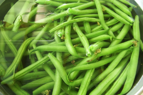 Washing green beans