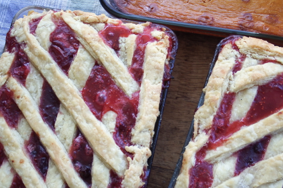 Cranberry raisin apple pies