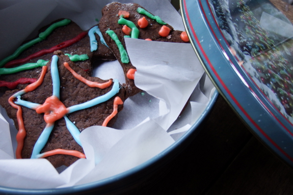 Tin of Christmas cookies