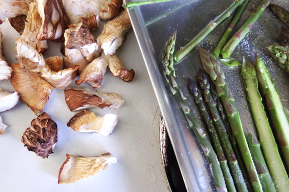 Asparagus and mushrooms