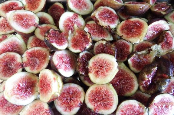Sliced figs