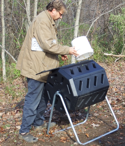 Compost tumbler