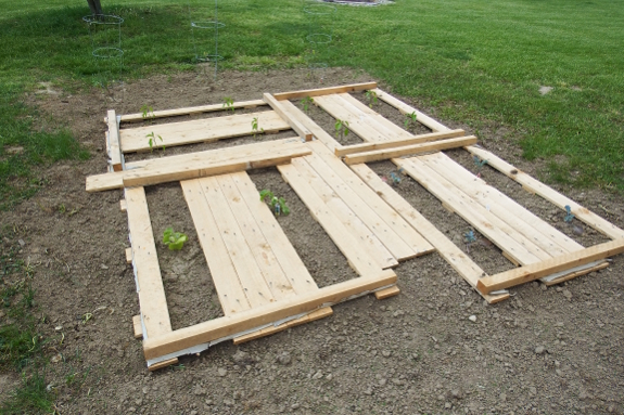 Pallet mulching