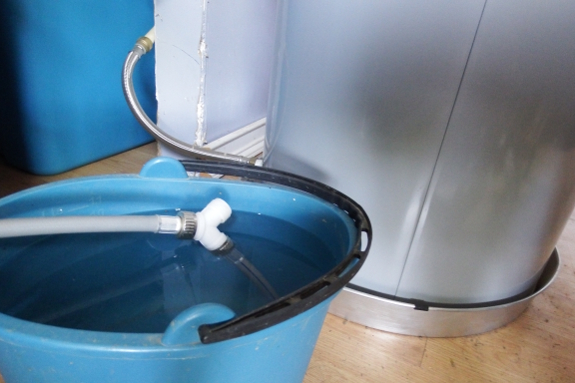Heat pump water heater drainage