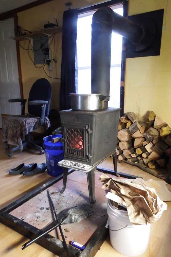 Wood stove through-the-wall chimney